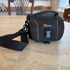 Lowepro Adventura SH 110 II Black Camera Bag